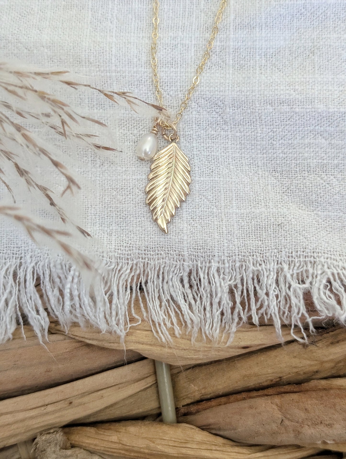 Leaf charm necklace