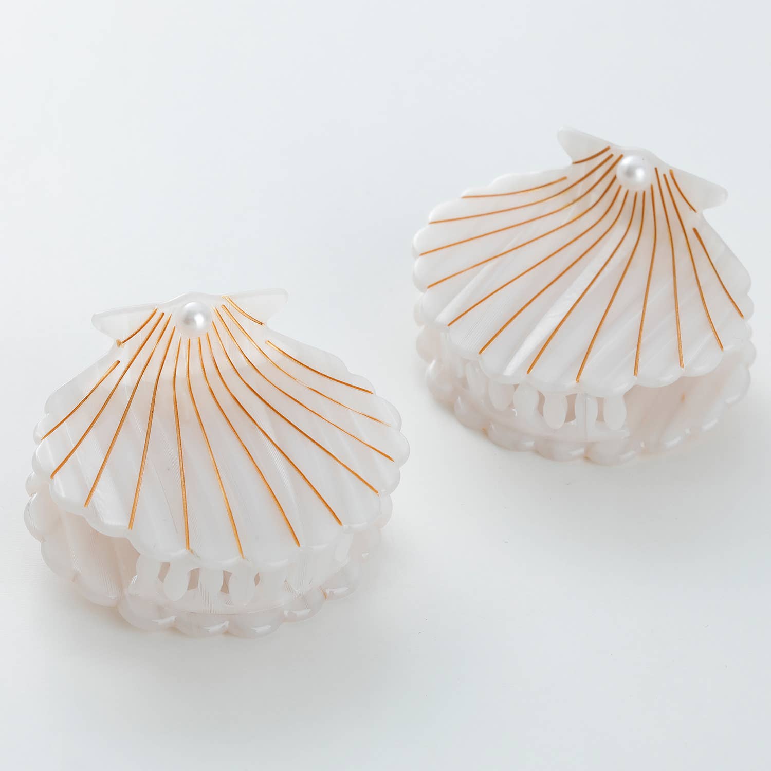 Opal Pearl Seashell Claw Clip - Medium